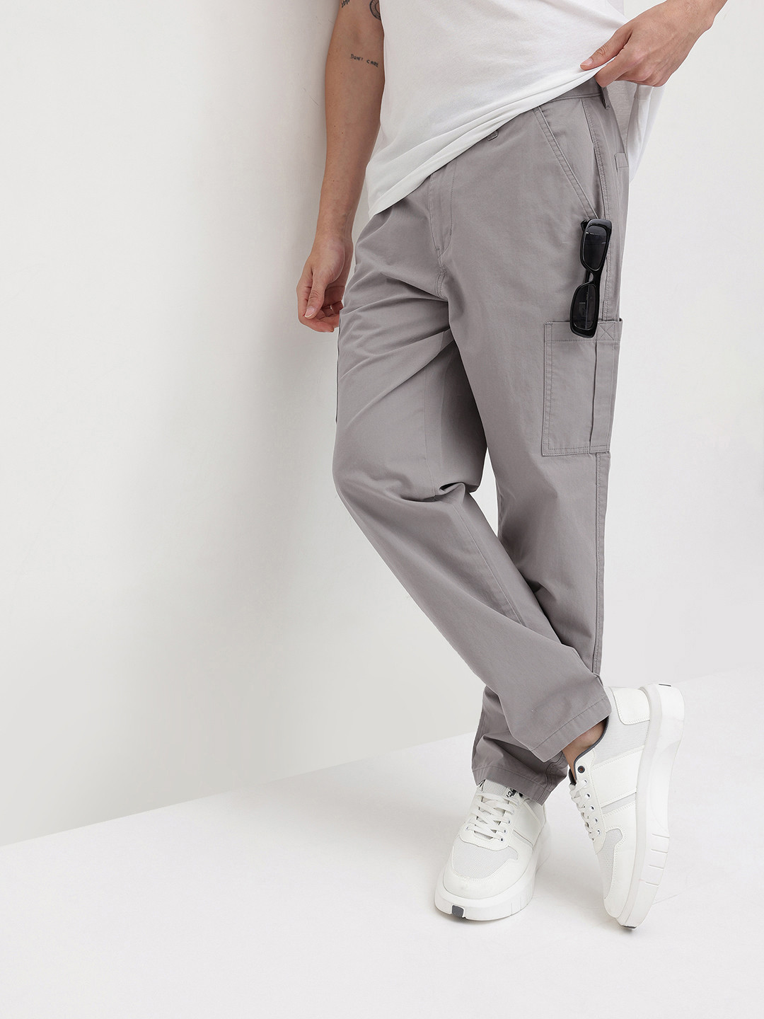 The Roadster Life Co. Men Pure Cotton Relaxed Fit Cargos