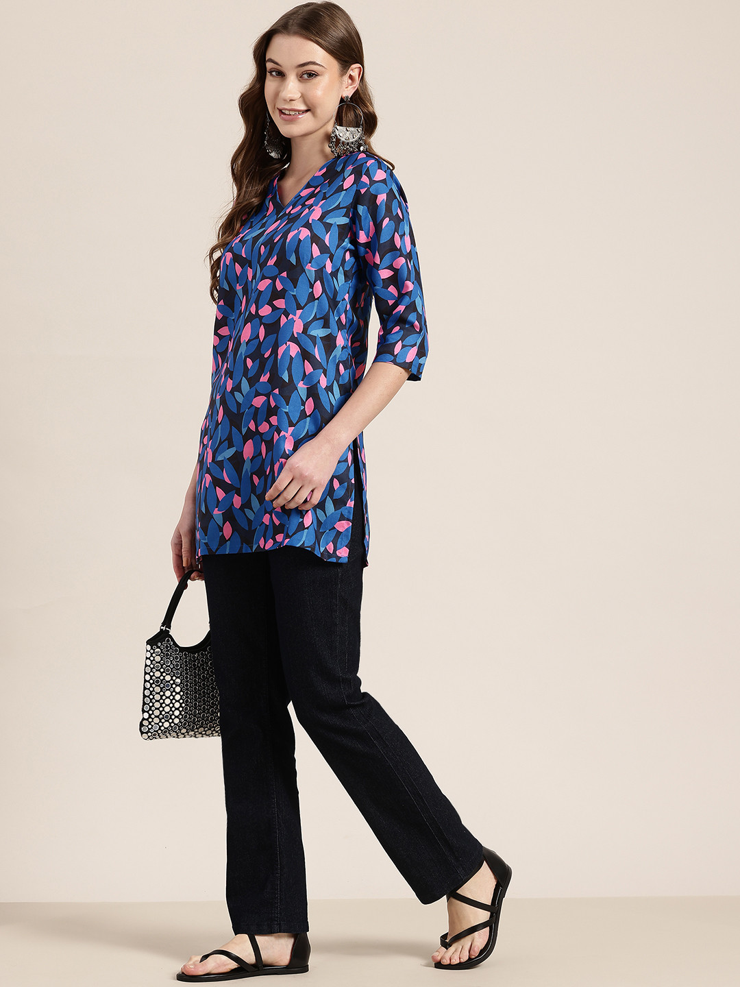 HERE&NOW Leaves Printed V-Neck Straight Short Kurti