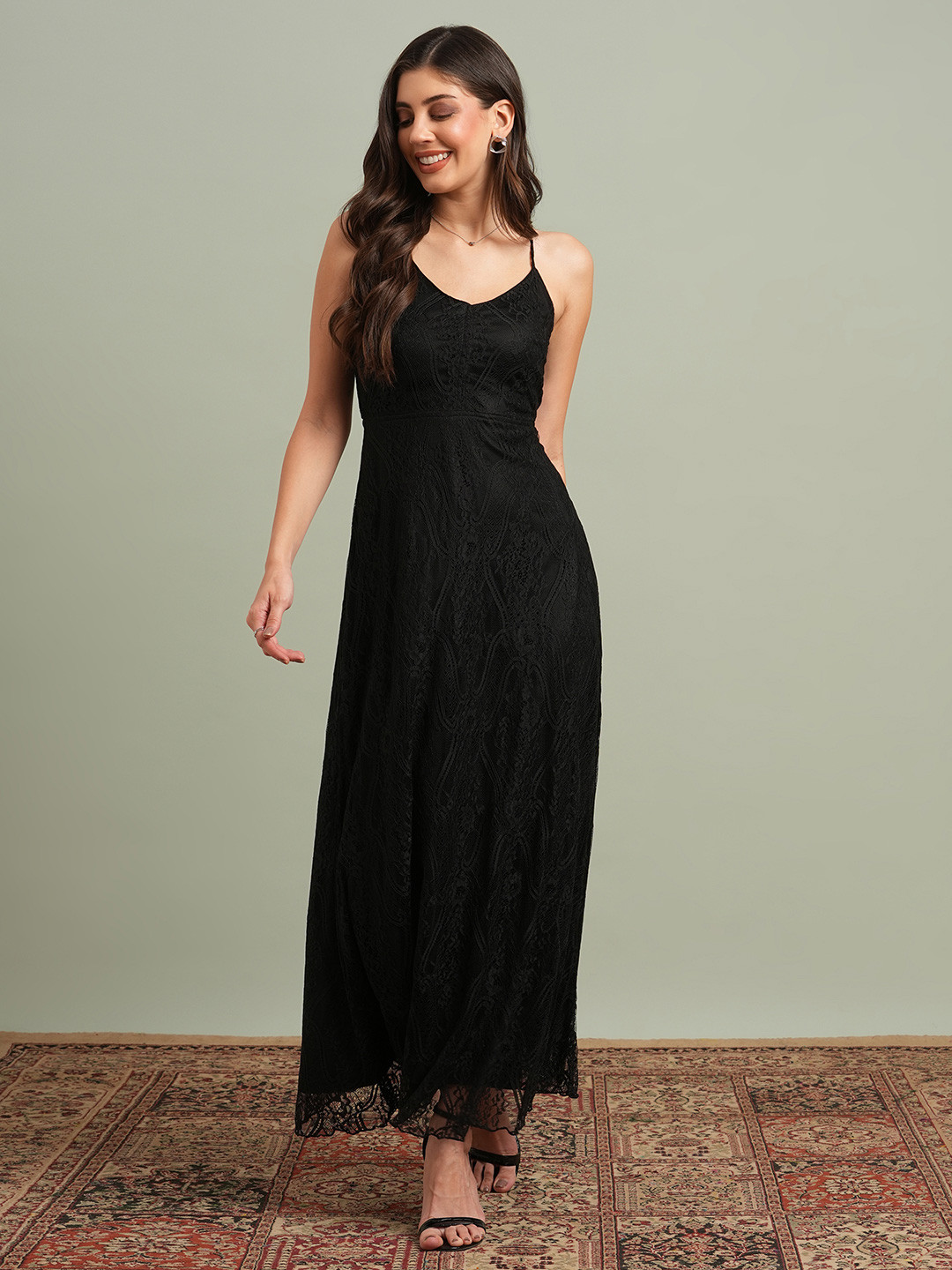 Globus V-Neck Back Side Cross Strap Cut-Out Detail Lace Fit & Flare Maxi Party Dress