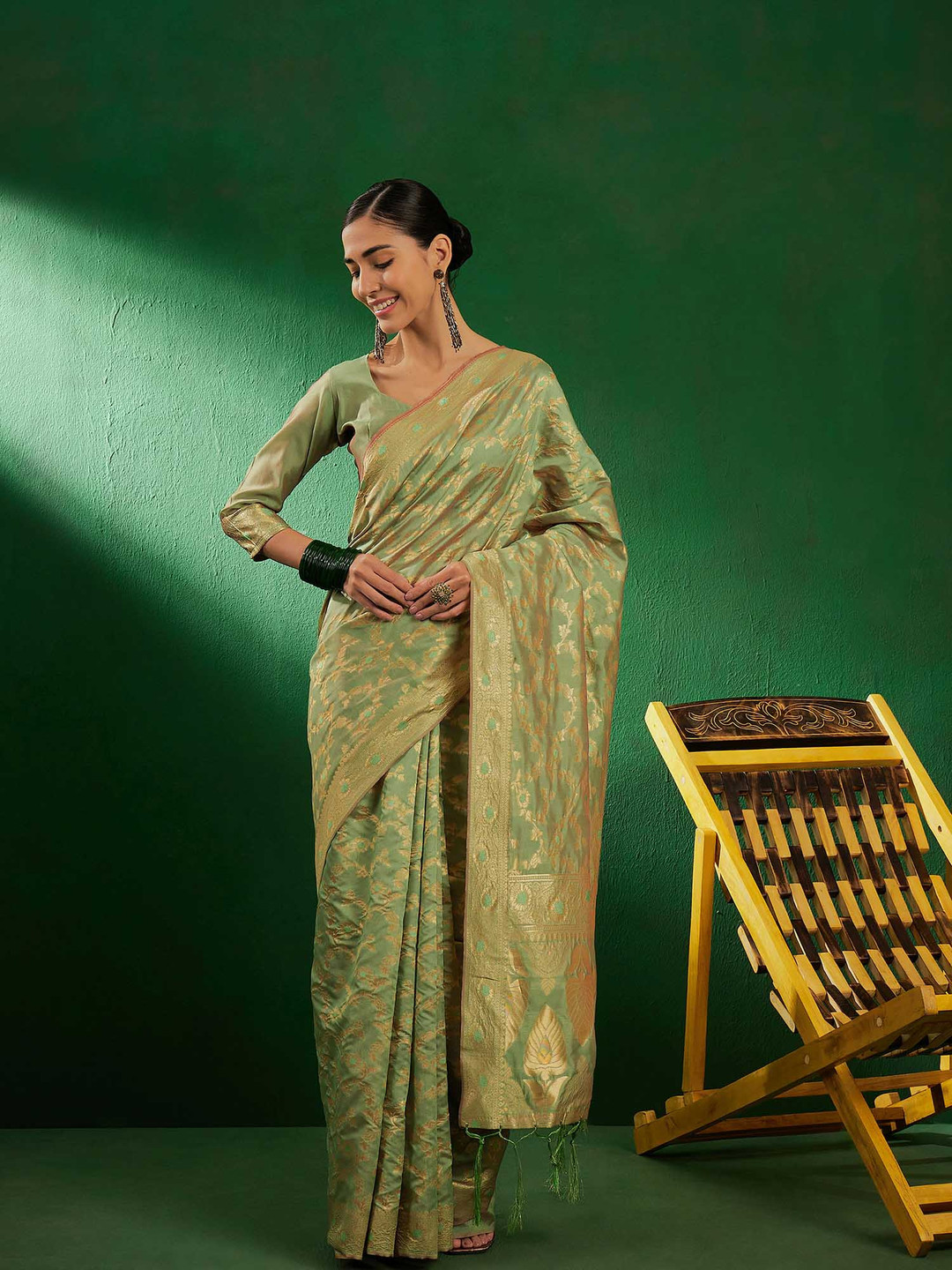 DEVATITHI Woven Design Pista Green Banarasi Silk Saree