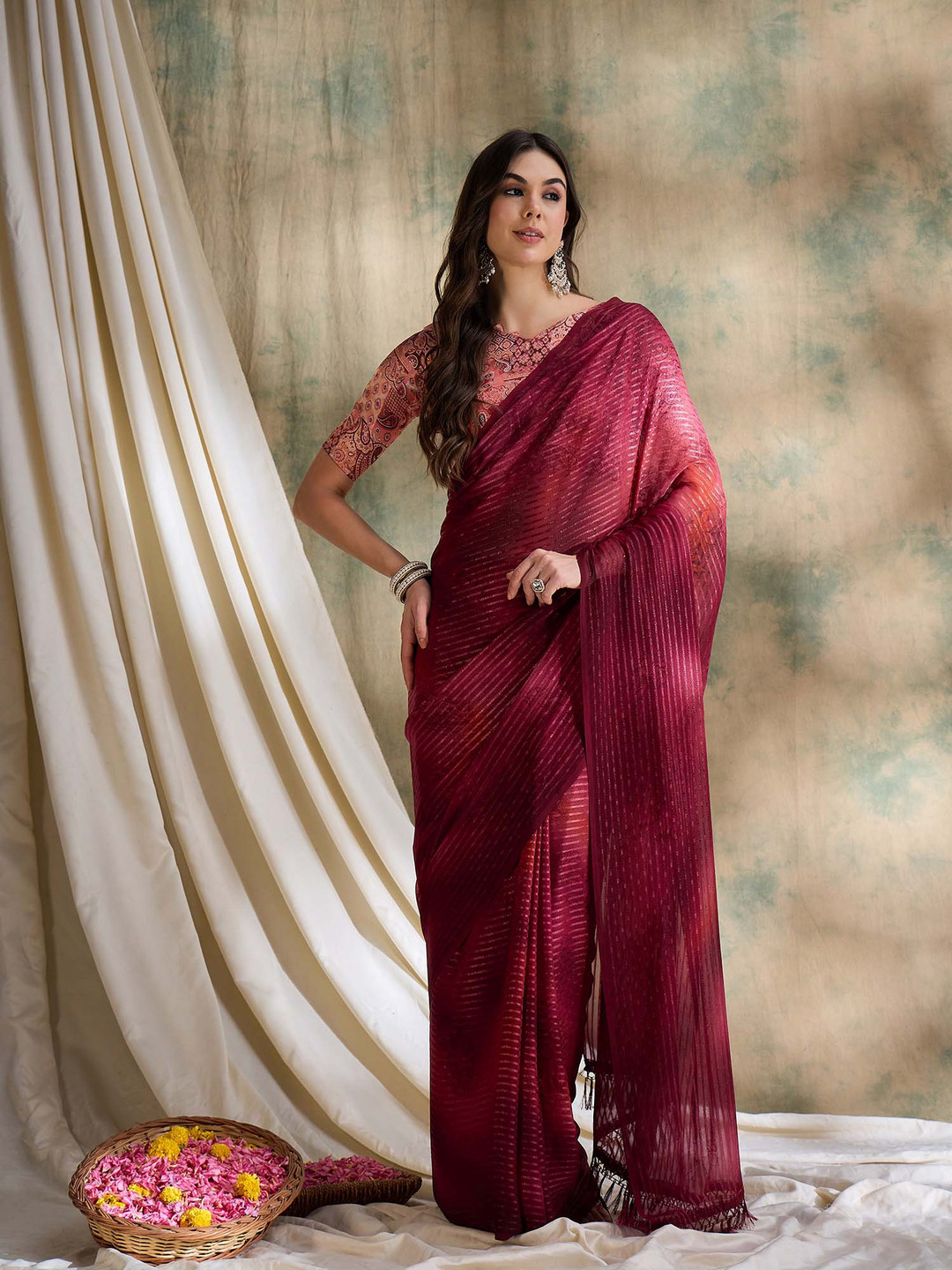 DEVATITHI Red Sparkle Lining Saree