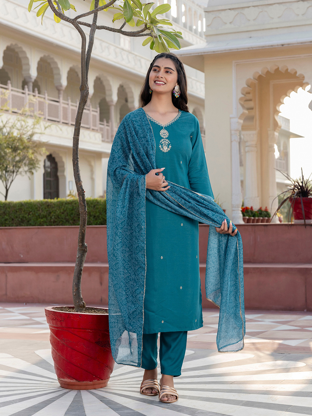 Navlik Floral Embroidered V-Neck Straight Kurta With Trousers And Dupatta