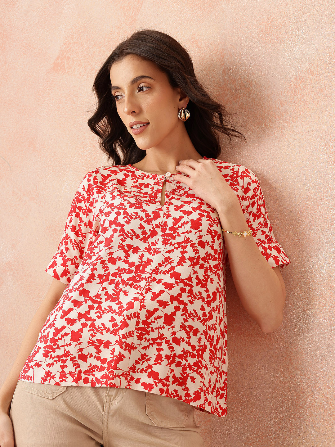 all about you Floral Keyhole Neck Top