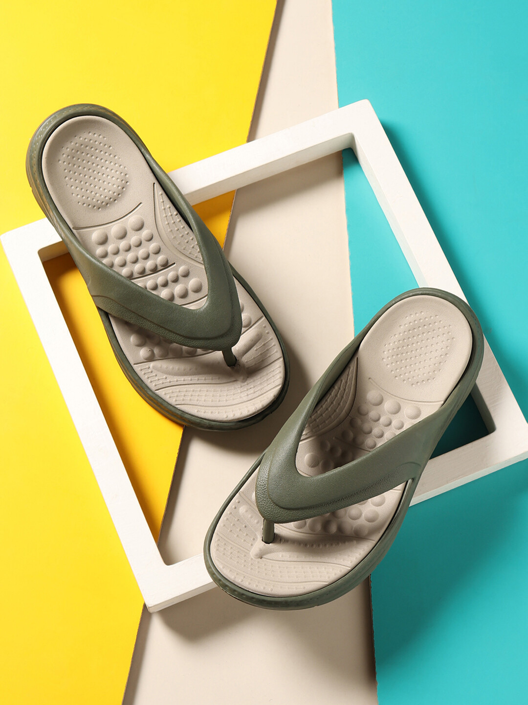 YOHO Men Snugly Cushioned Lightweight Comfortable Flip Flop