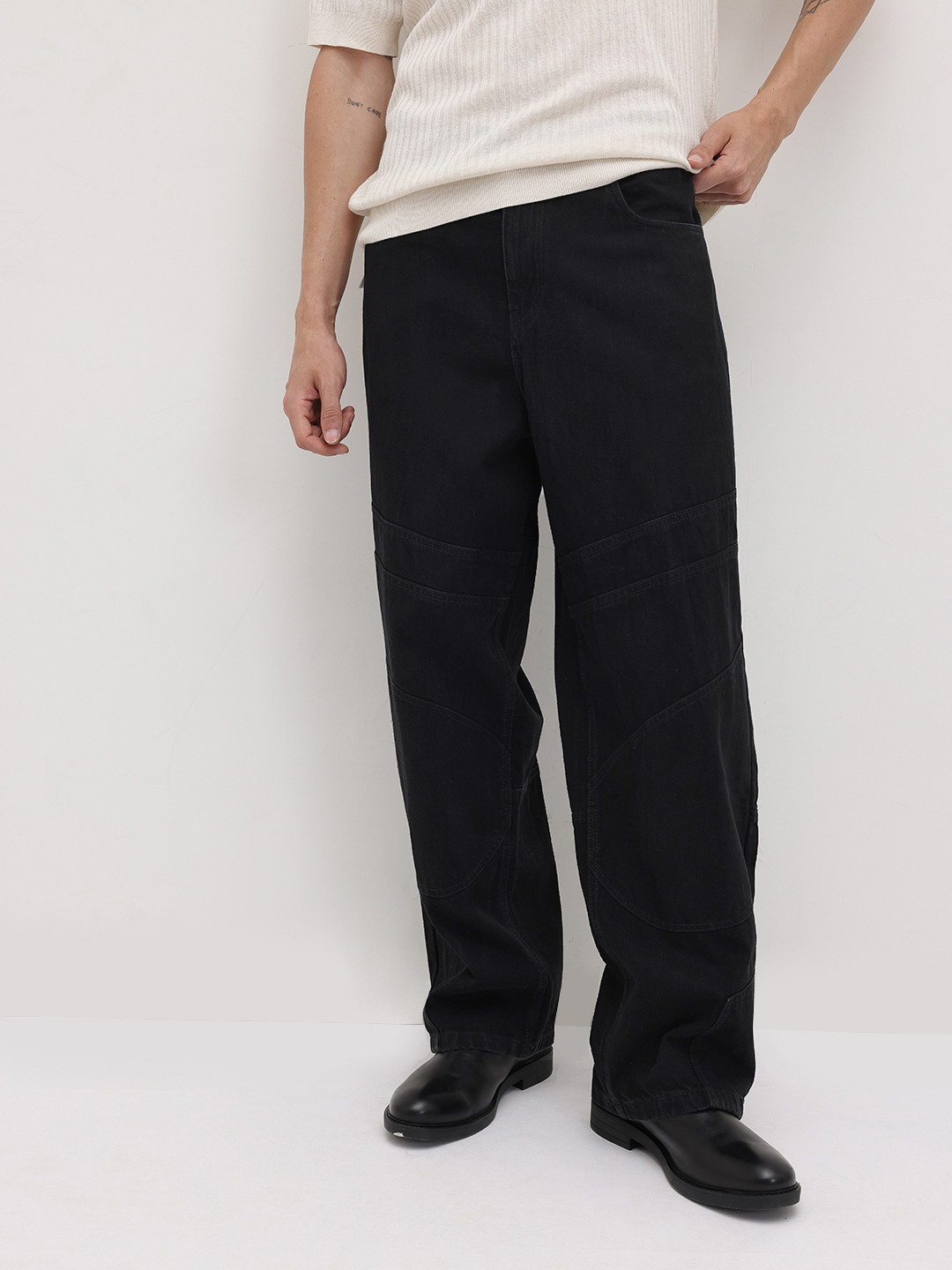 The Roadster Life Co. Men Paneled Barrel Fit Jeans