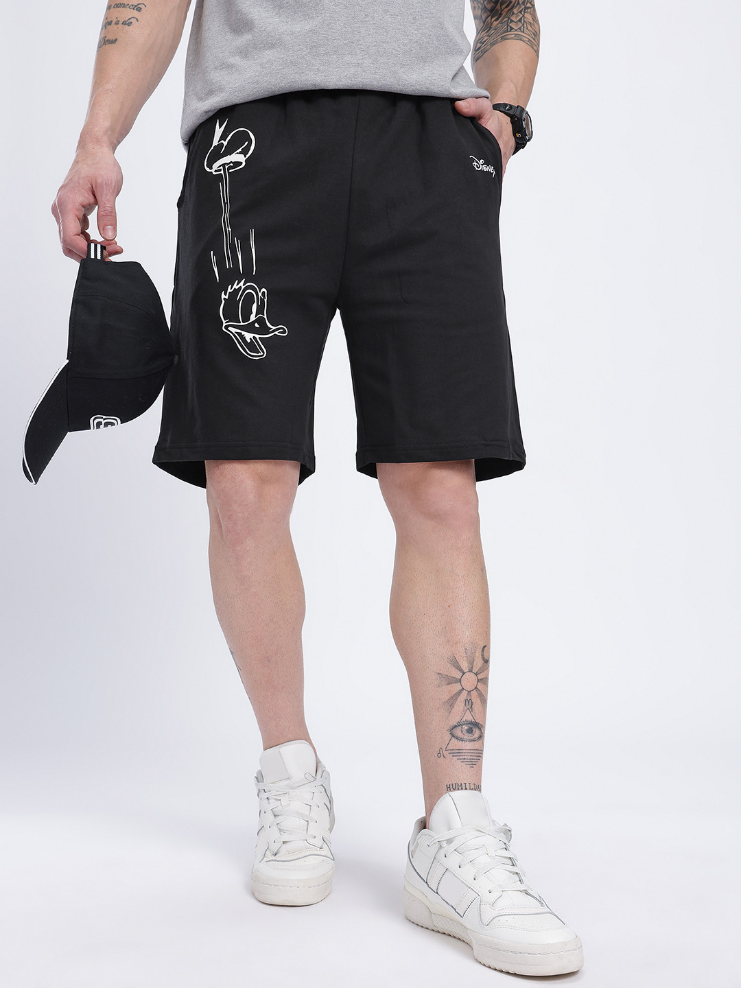 glitchez Men Donald Duck Print Relaxed Knit Shorts