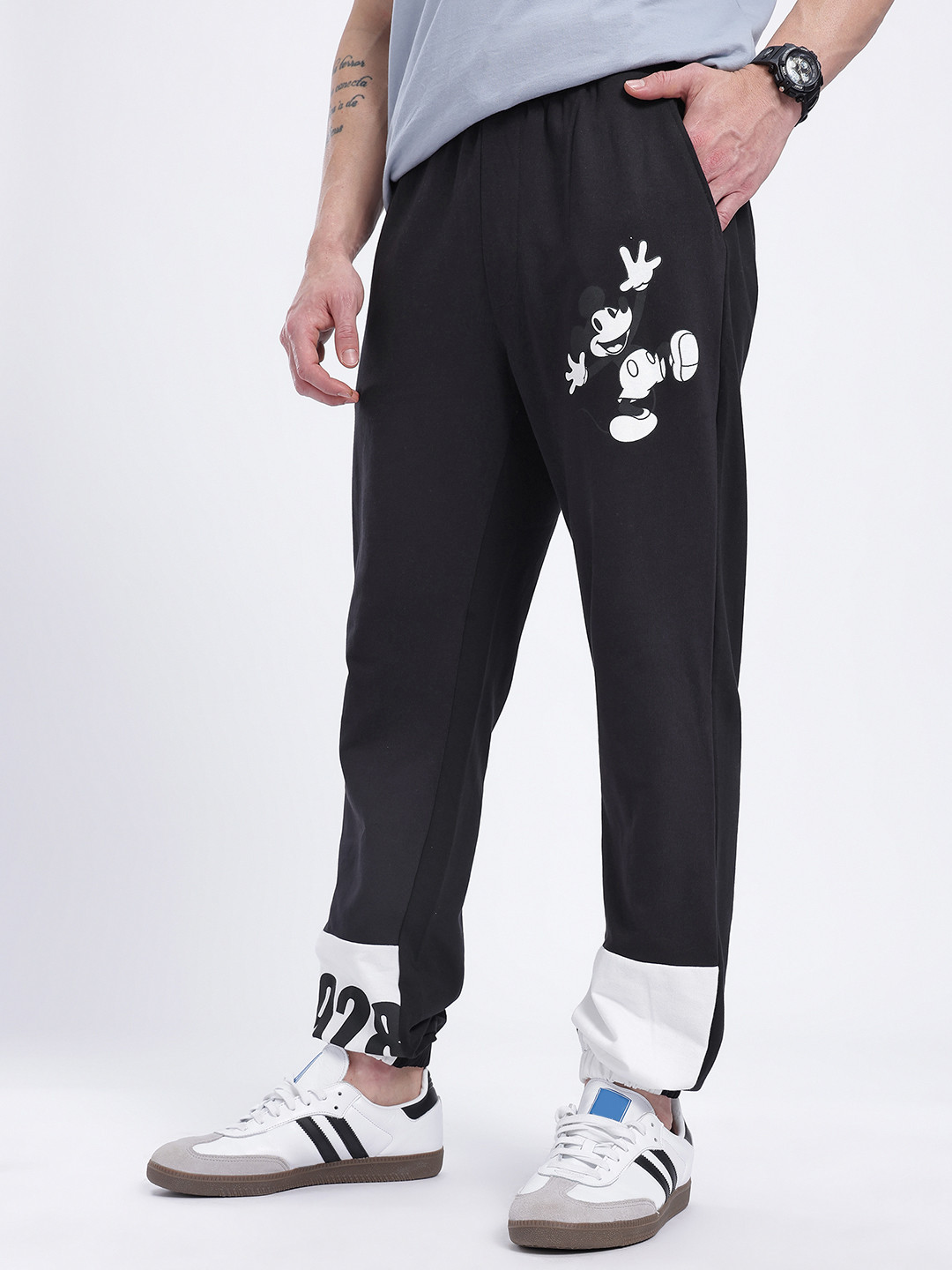 glitchez Men Mickey Mouse Colourblocked Detail Relaxed Joggers