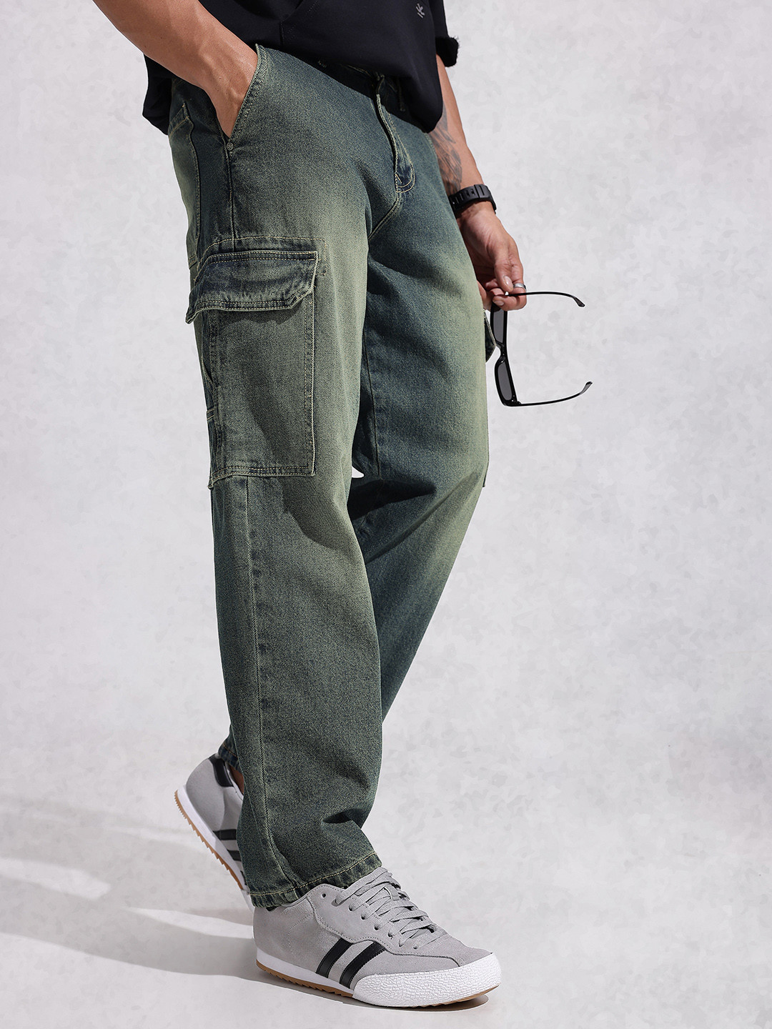 WROGN Men Loose Carrot Fit Heavy Fade Pure Cotton Jeans