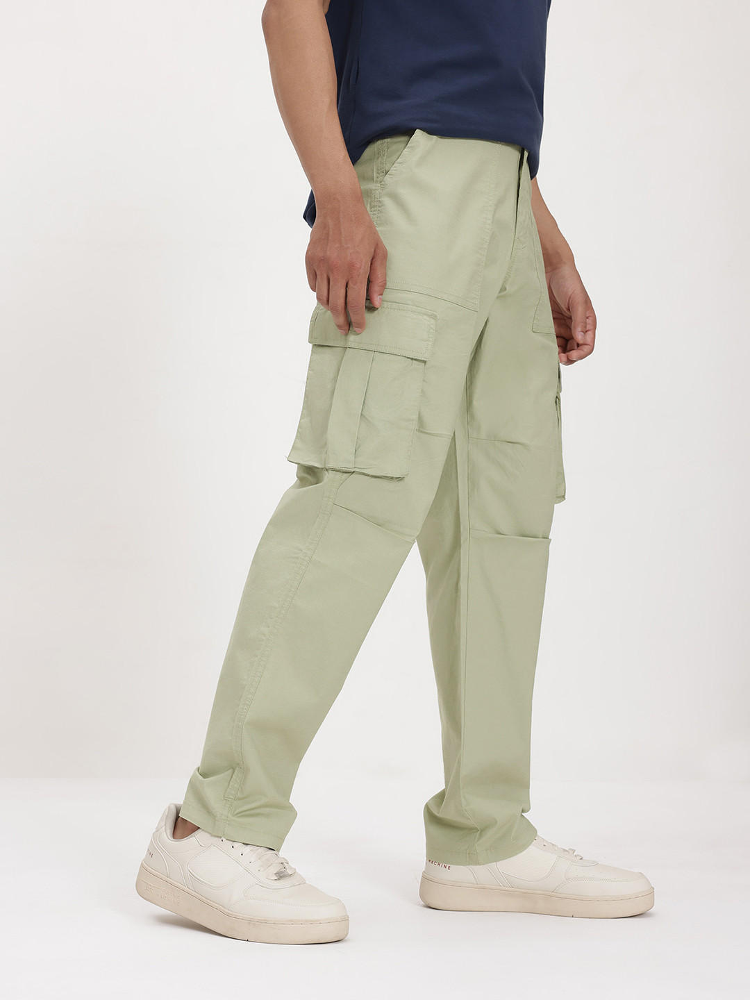 The Roadster Lifestyle Co. Men Loose Fit Cargos Trousers
