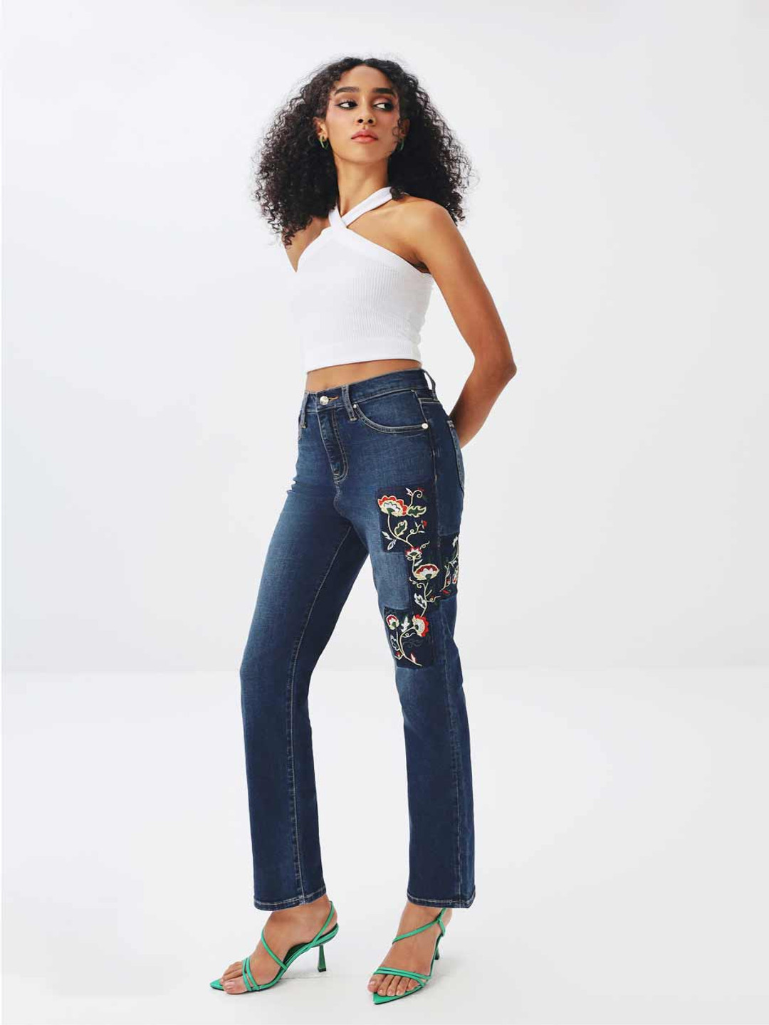 Happy2r Women Slim Fit Highly Distressed Jeans