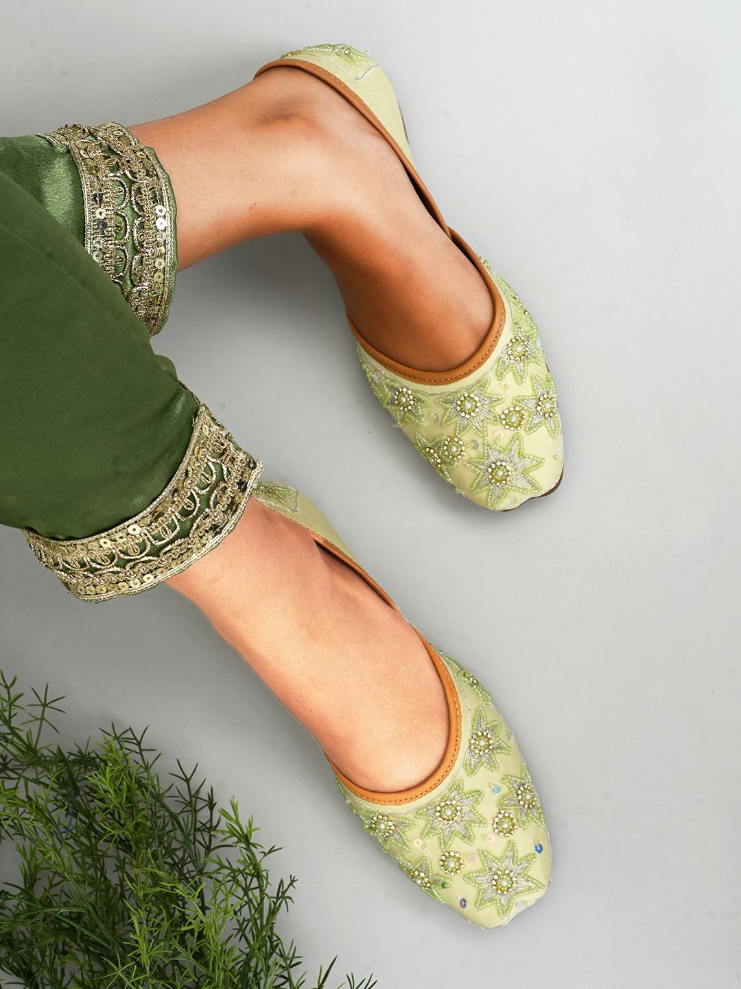 XE Looks Women Ethnic Slip-On Punjabi Juttis With Floral Beaded Embroidery