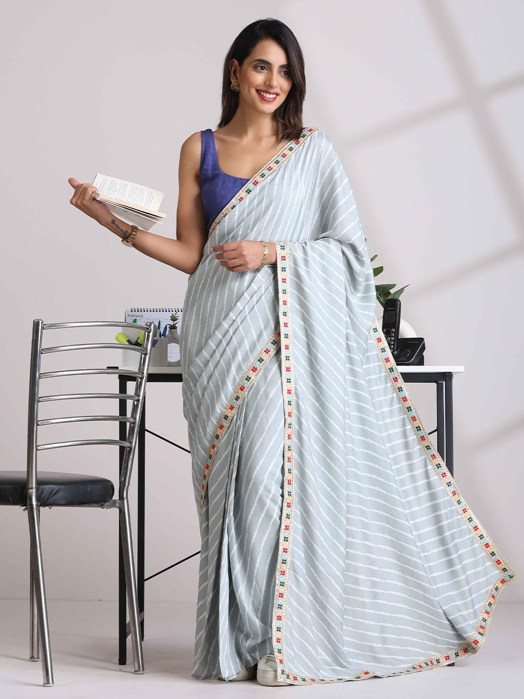 trueBrowns Grey Muslin Silk Saree