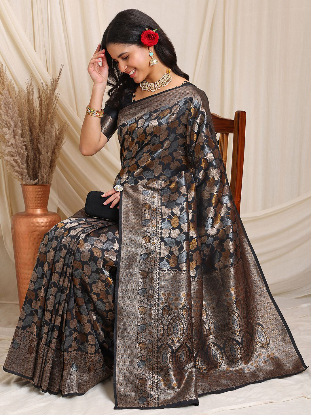 KAVINDI Women's Zari Woven Kanjivaram Silk Saree with Blouse