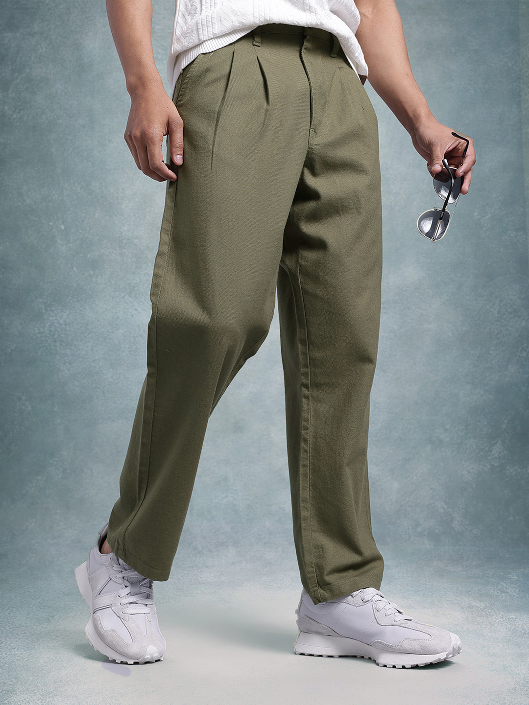 Roadster Men Pleated Trousers