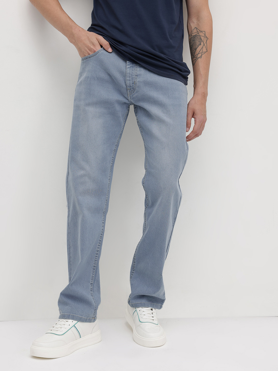 The Roadster Life Co. Men Regular Fit Mid-Rise Light Fade Stretchable Jeans