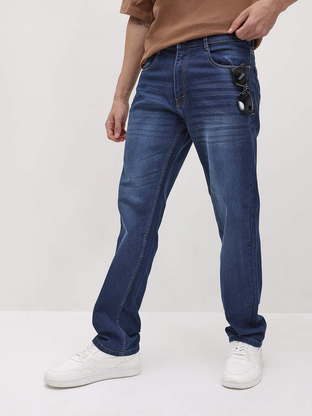 The Roadster Life Co. Men Regular Fit Mid-Rise Light Fade Stretchable Jeans