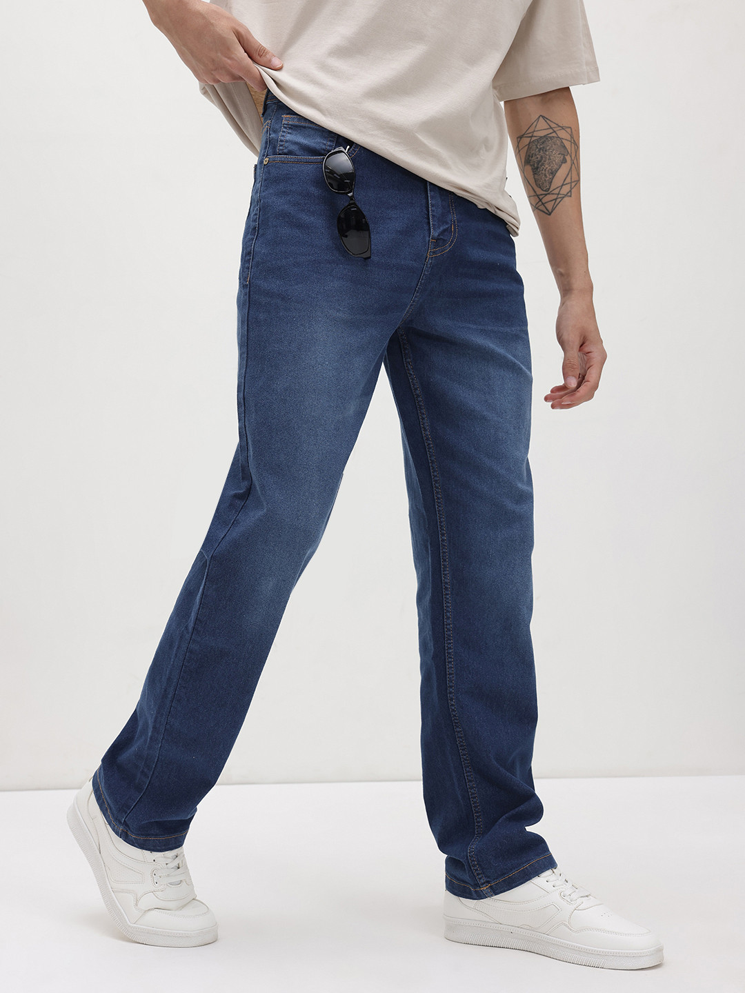 The Roadster Life Co. Men Straight Fit Mid-Rise Light Fade Stretchable Jeans
