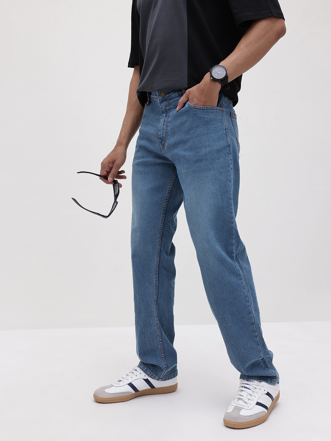 The Roadster Life Co. Men Straight Fit Light Washed Jeans