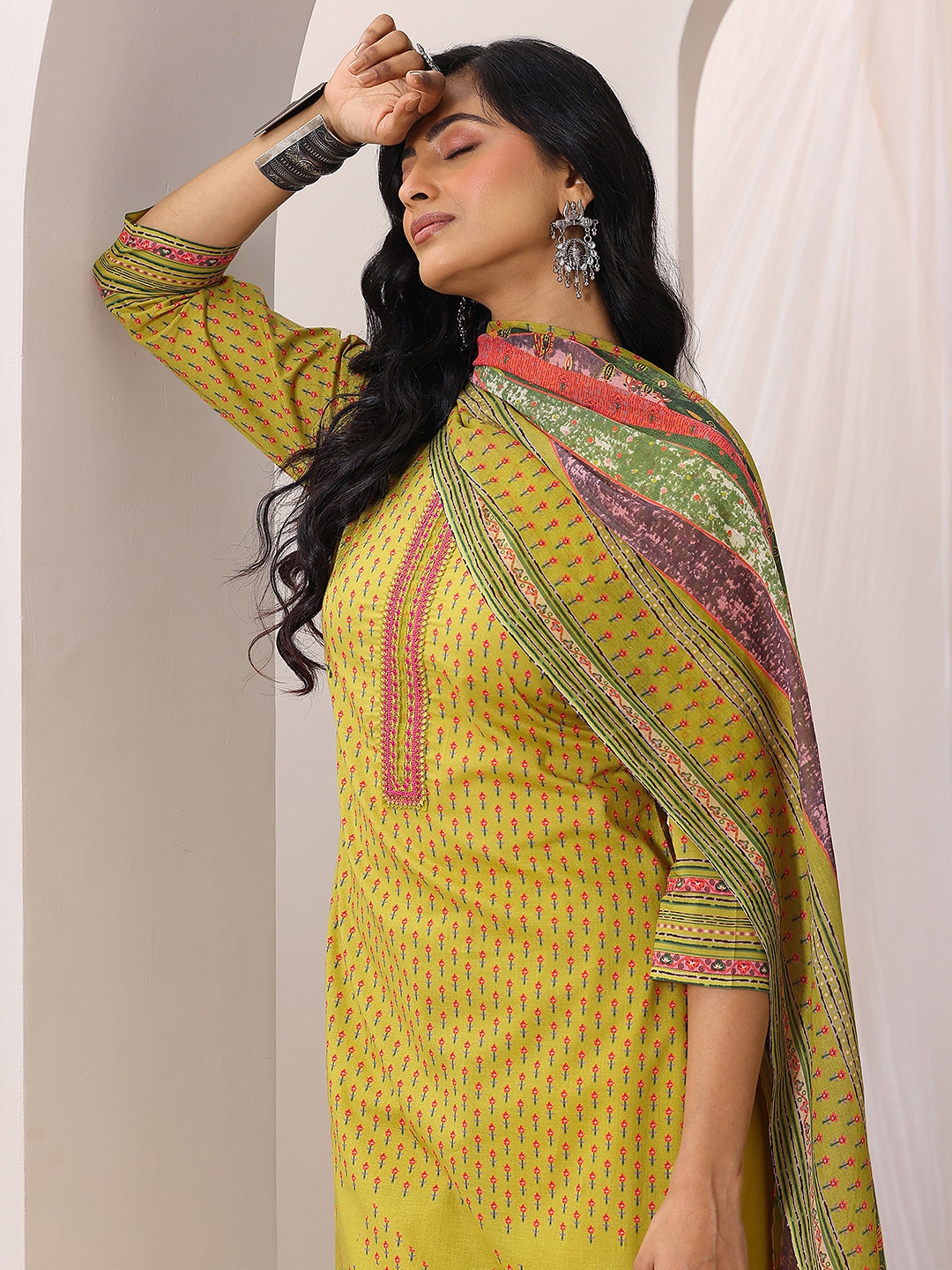 Libas Floral Printed Round Neck Thread Work Straight Kurta With Trousers & Dupatta - Kurta Sets for Women 32599304 | Myntra