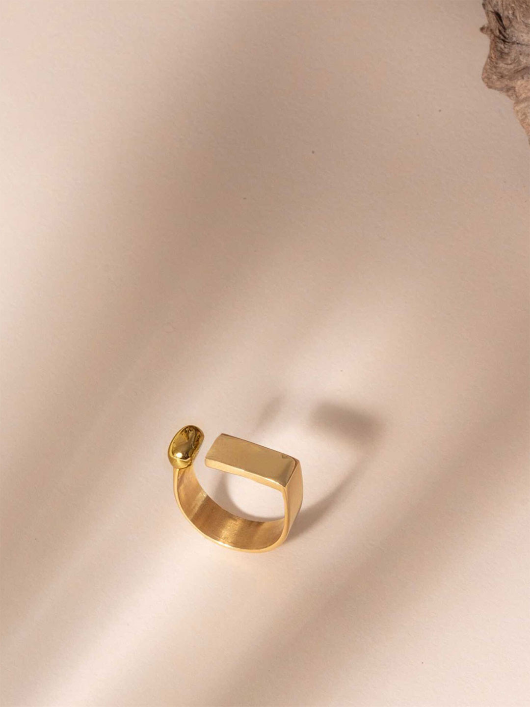 Zaisha 18k Gold Plated Brillo Cuff Ring