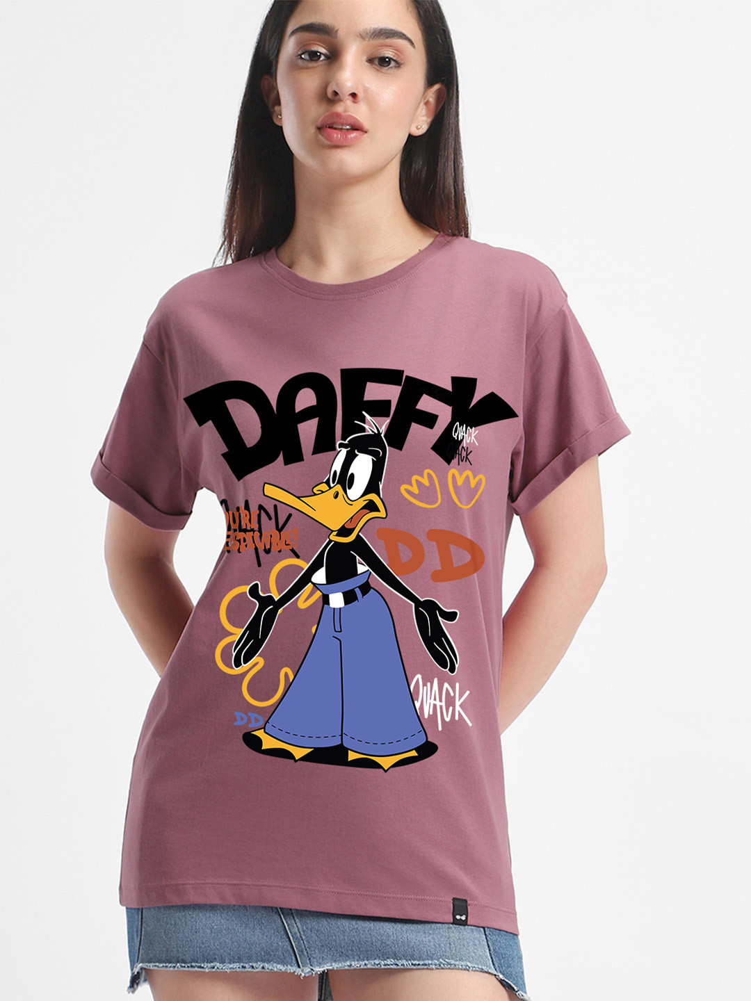 Bewakoof Official Looney Tunes Women's Mauve Daffy Graphic Printed Boyfriend T-Shirt