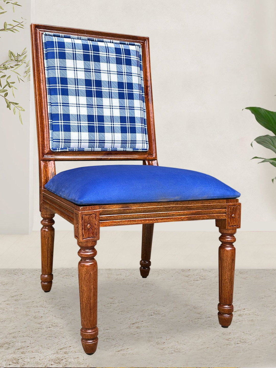 GLOBALLY INDIAN White And Navy Blue Printed Vintage-Style Wooden Lounge Chair