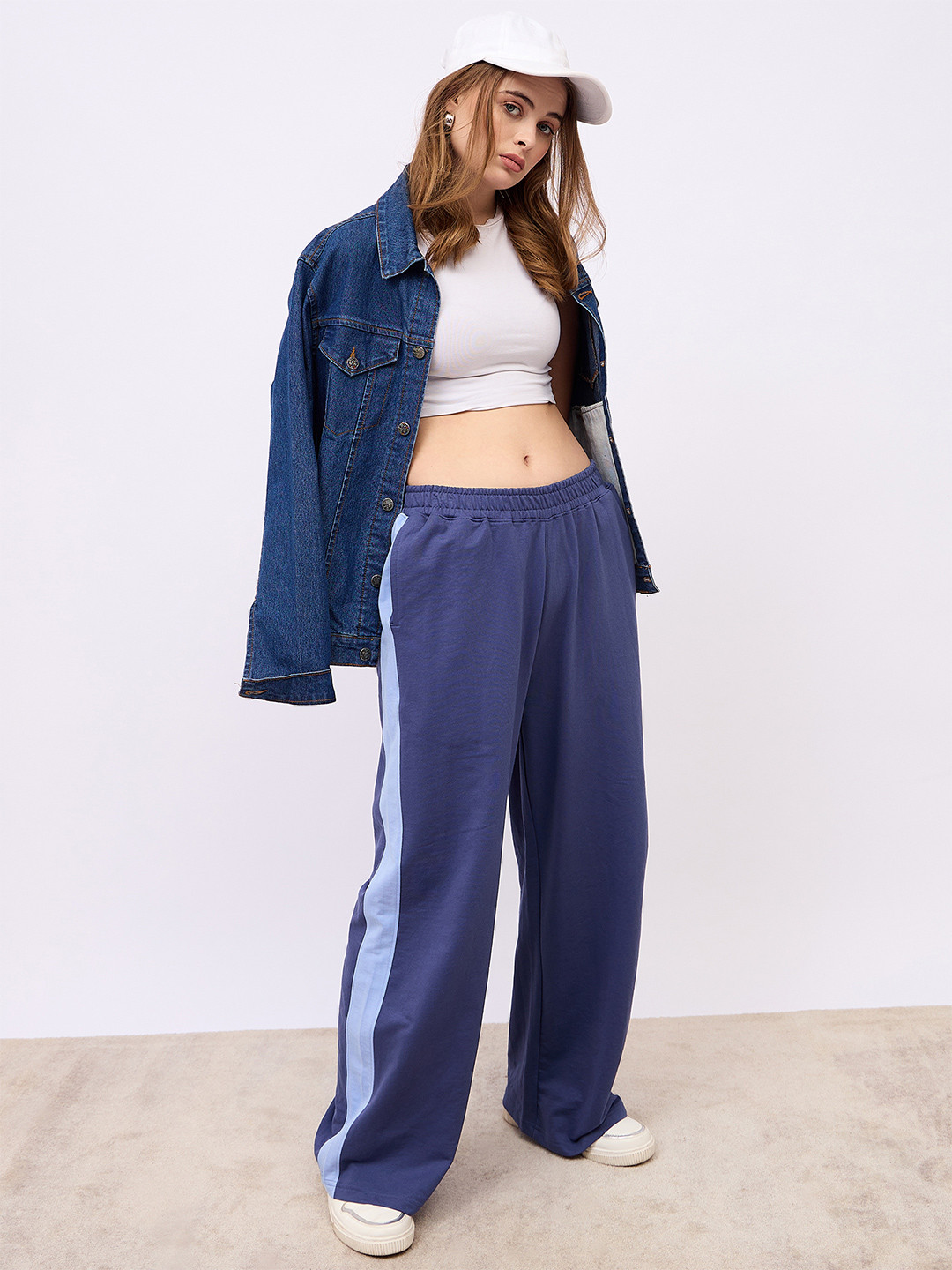 Styli Women Highwaist Wide Leg Jogger With Side Stripe Detail