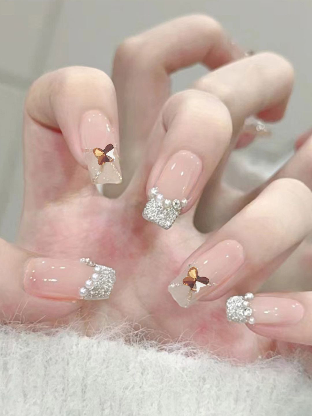 Secret Lives Set Of 24 Translucent Glossy 3D Fly & Pearls Press On Artificial Nails - Nude