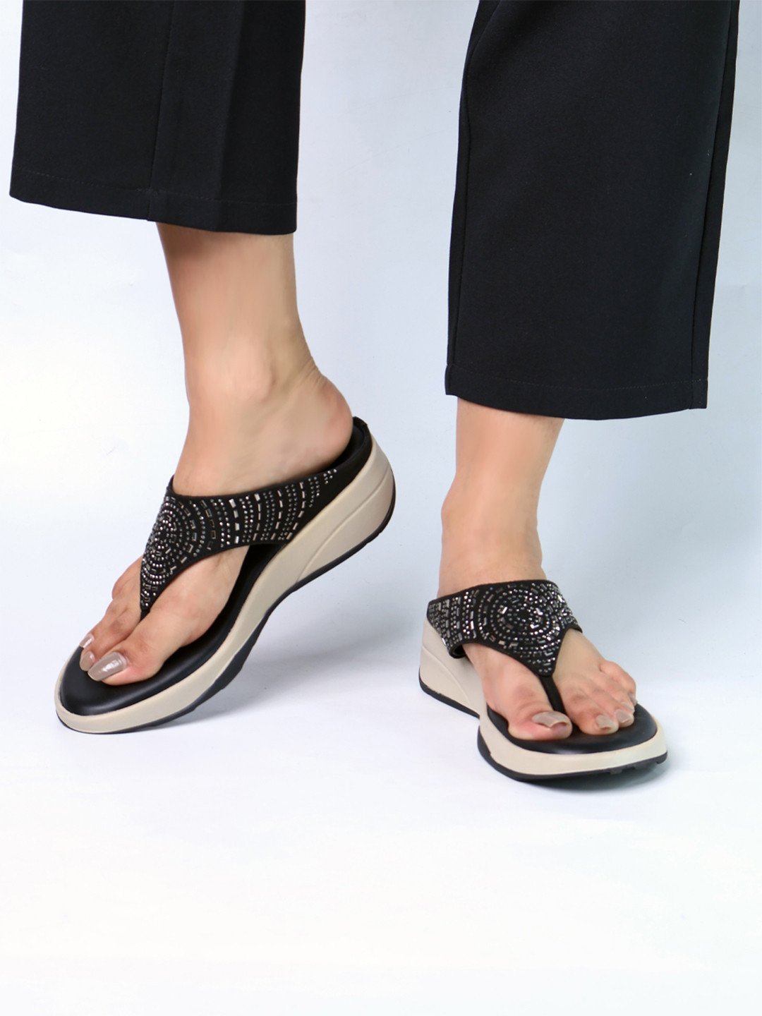 Monrow Women Monrow Emery Black Wedge Sandals