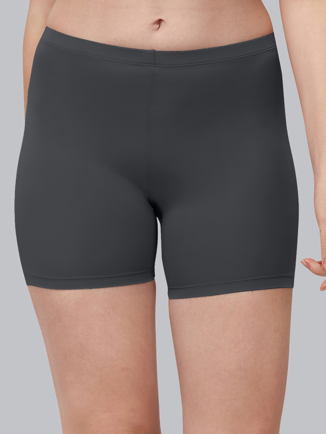 Soie Women's Mid Rise Soft Polyamide Spandex Mid Thigh Length Cycling Shorts