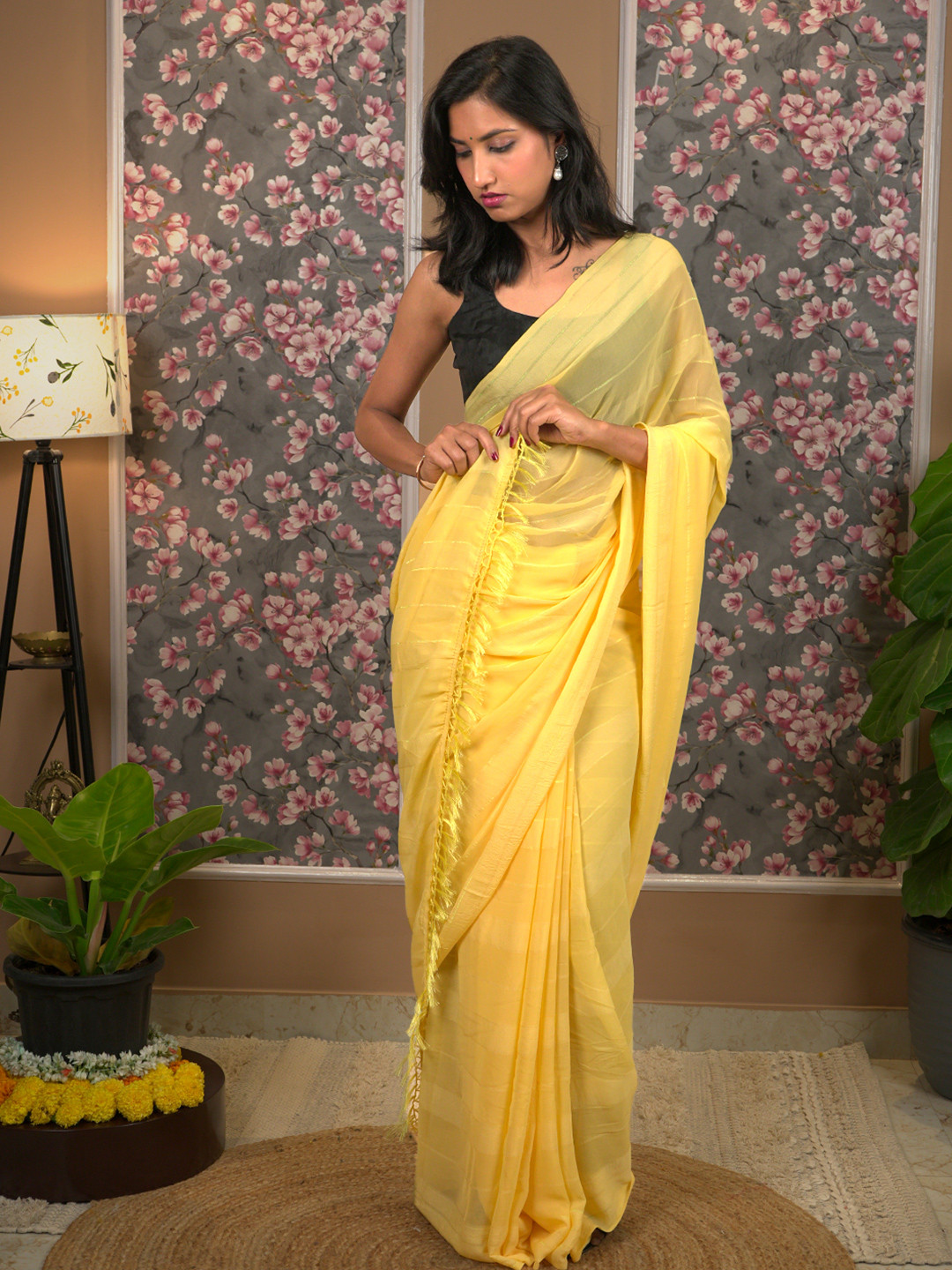 HELLA FASHIONS Striped Poly Chiffon Saree