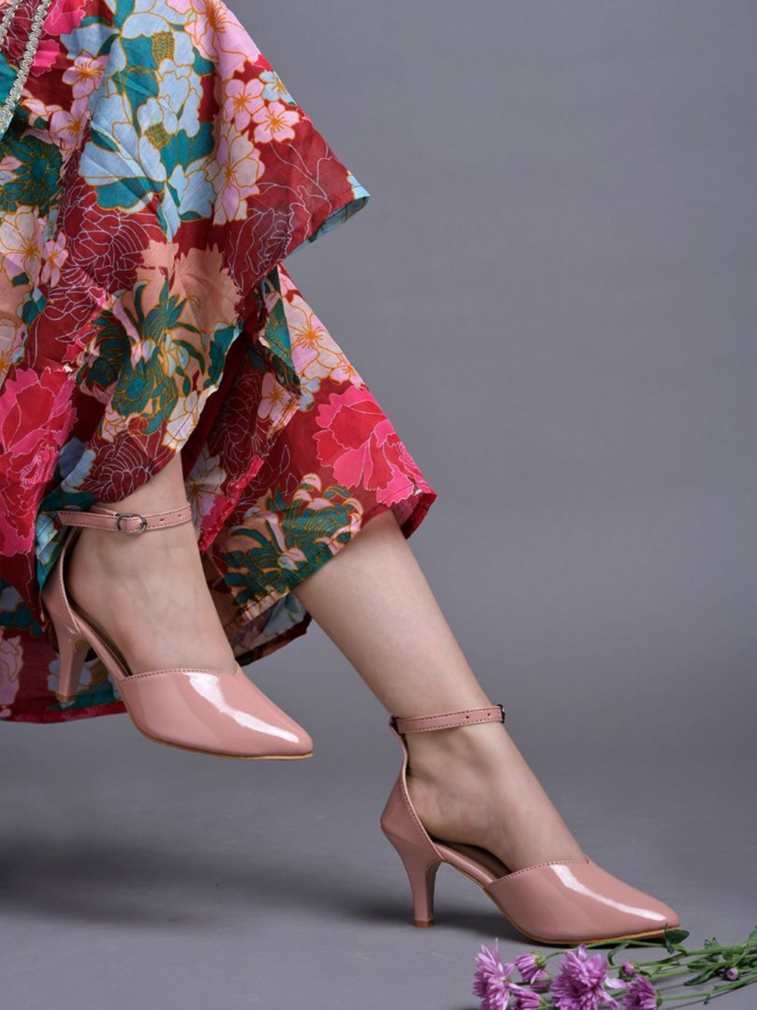 DressBerry Women Kitten Sandals with Ankle Loop