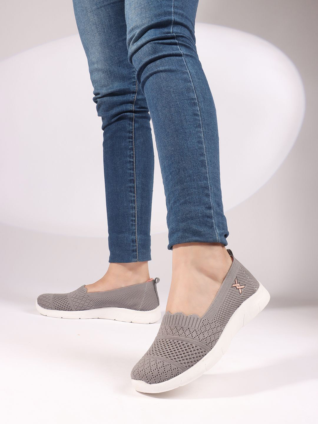 Carlton London sports Women Woven Design Slip-On Sneakers