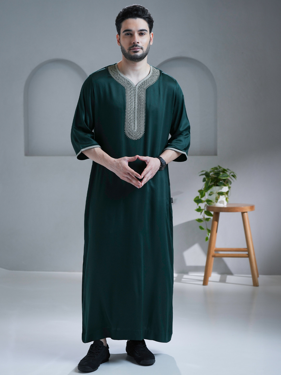 MASHROO Yoke Embroidered Thread Work A-Line Kurta