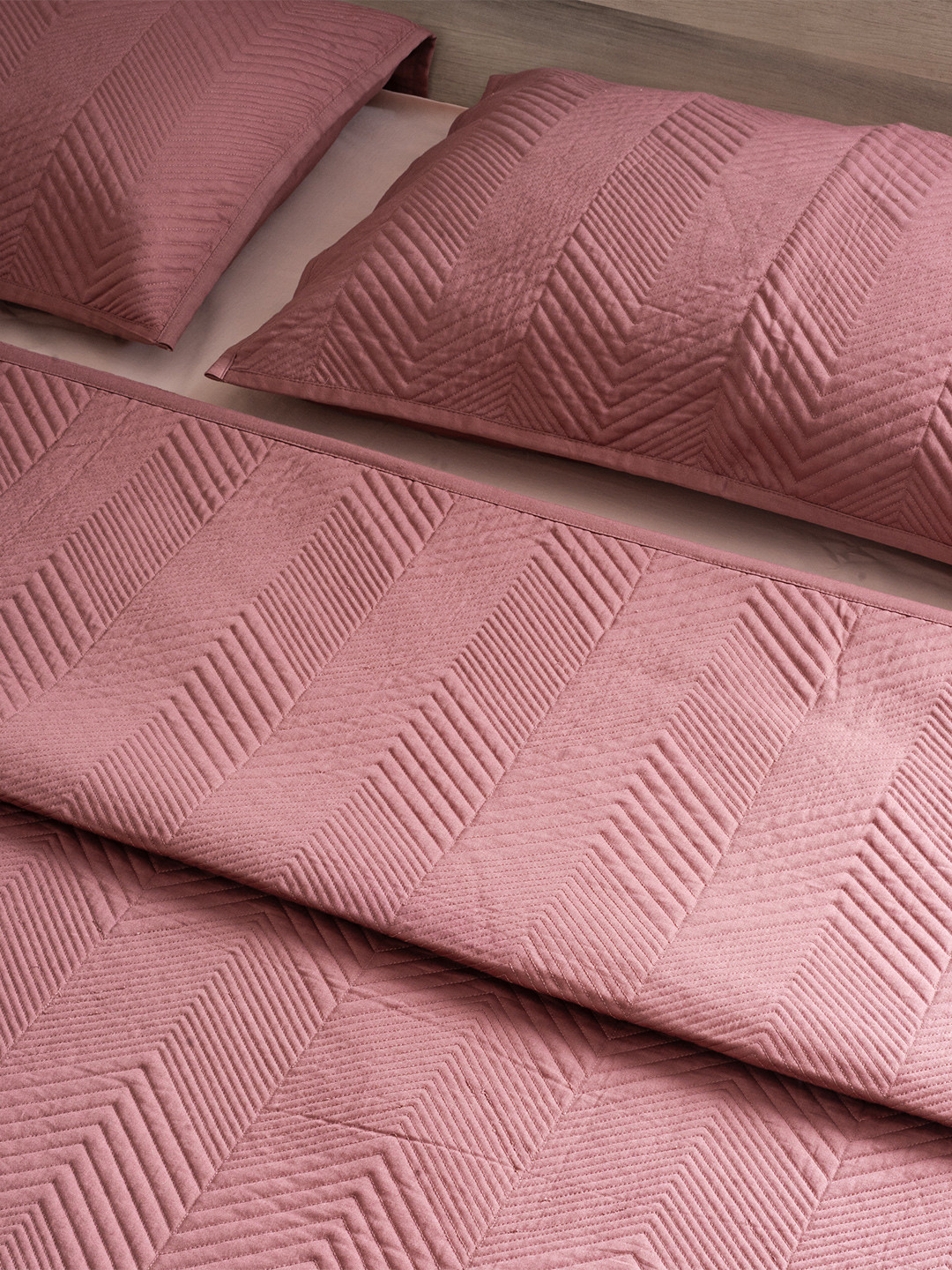 Rya Living Blush Bloom Pink Printed 240 TC Cotton Double King Bed Cover With Pillow Covers