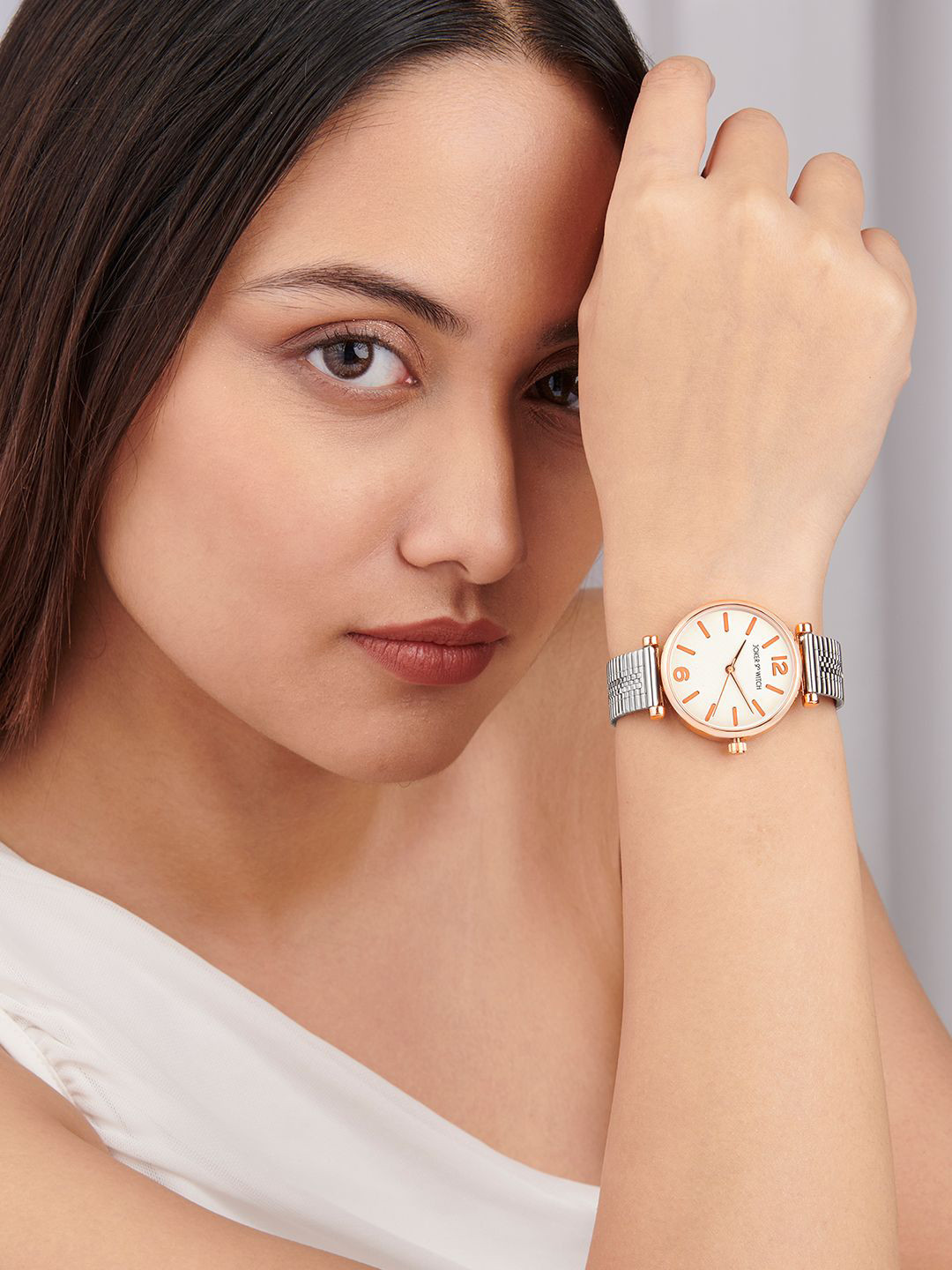 JOKER & WITCH Demi Luxe Women Metallic Straps Analogue Watch AMWW889