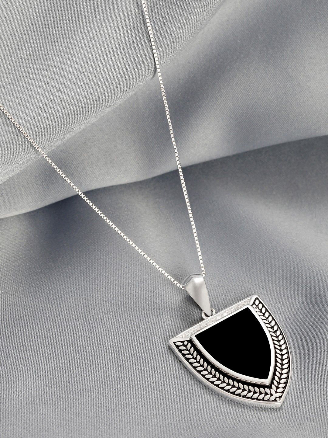 Zavya 925 Sterling Silver Rhodium-Plated Diamond Shaped Pendant With Chain