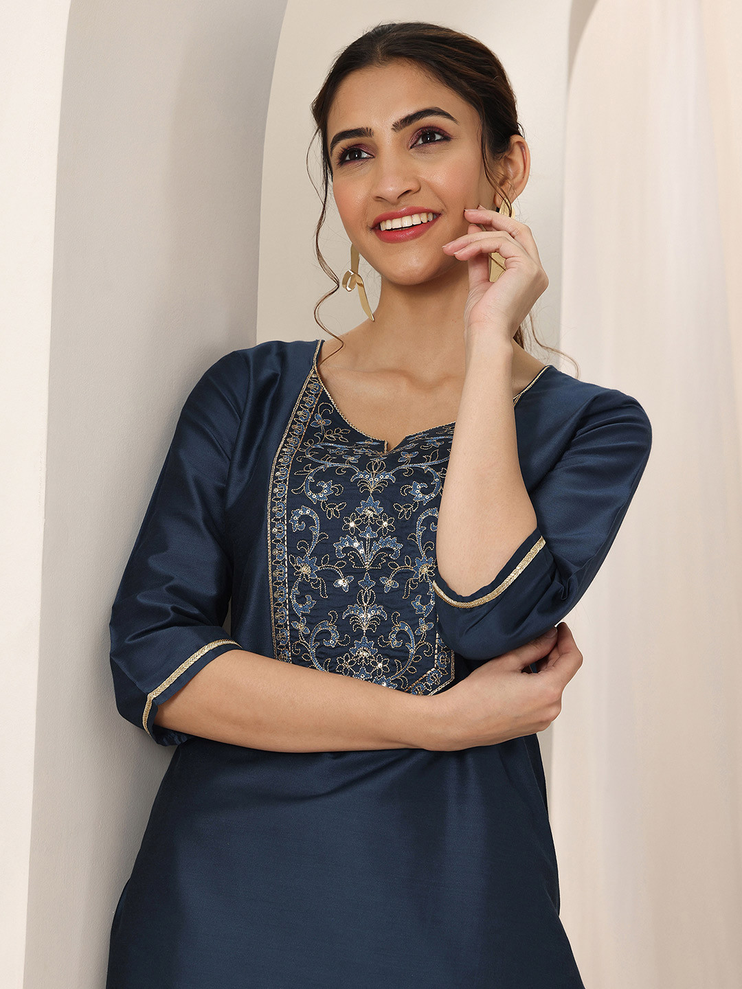 Libas Floral Embroidered Notch Neck Straight Kurta
