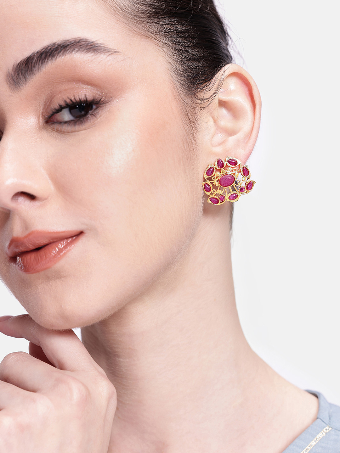 AITIHYA Gold Plated Kemp Stone Studded Contemporary Studs Earrings