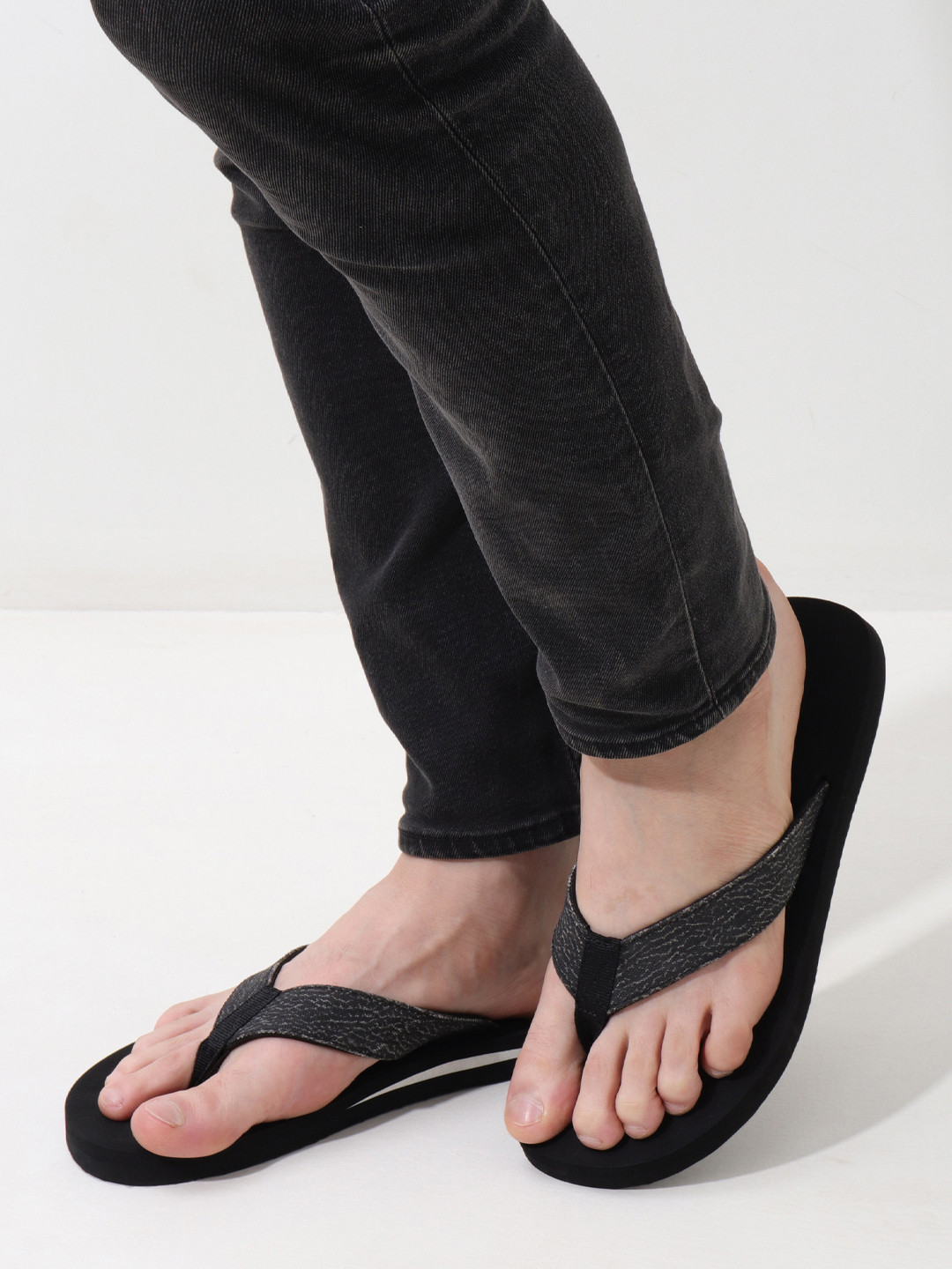 NoStrain Men Slip-On