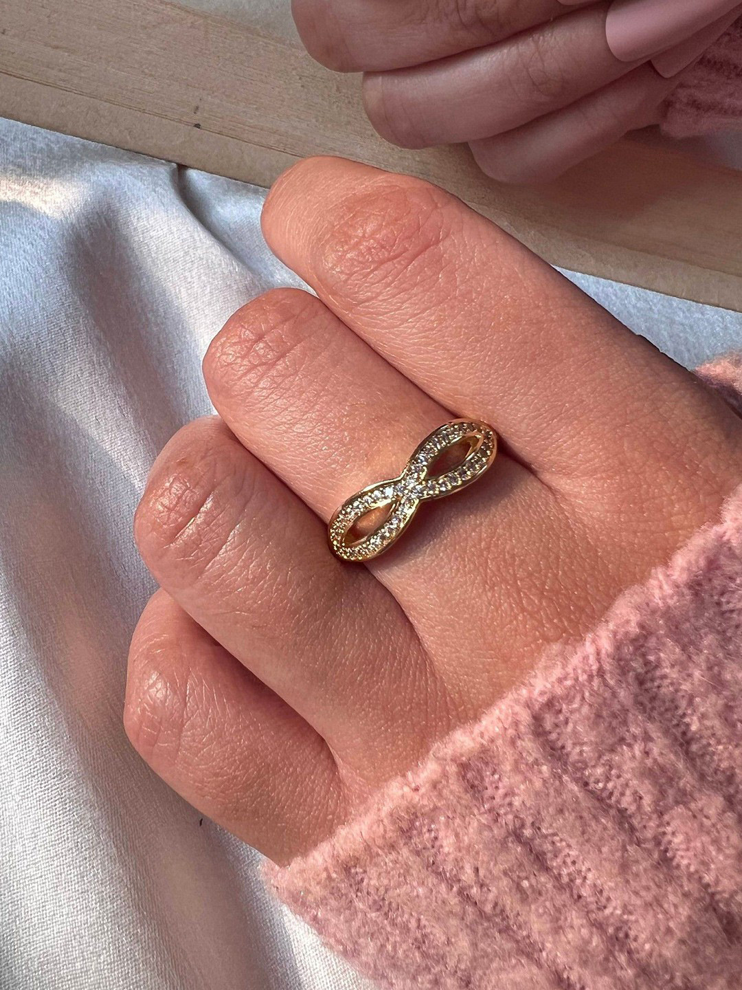 ISHKAARA Gold Infinity Crystal Stone Studded Ring