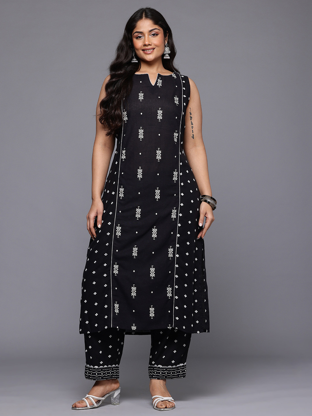 A PLUS BY AHALYAA Plus Size Printed Panelled Kurta with Trousers