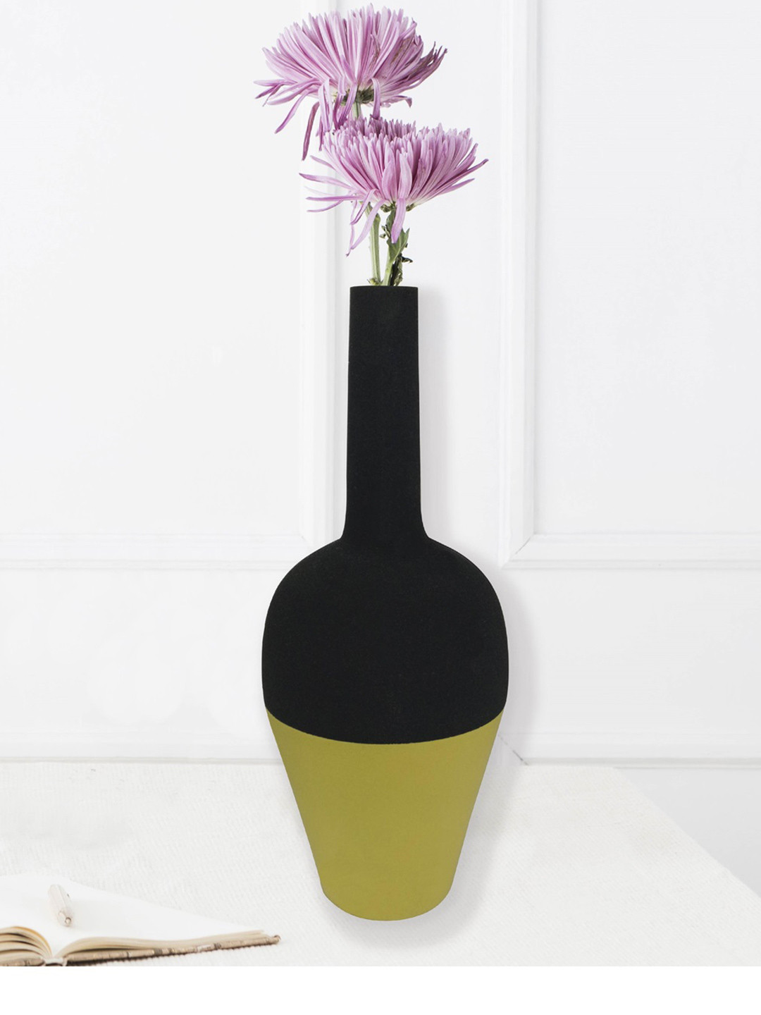 Cocovey Homes Yellow & Black Flower Vases