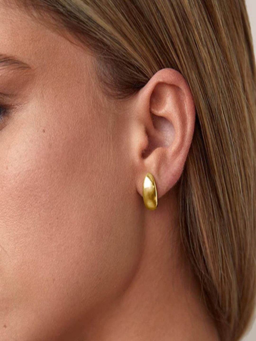 AQUASTREET 14K Gold-Plated Antitarnish Lightweight Oval Shaped Stud Earrings