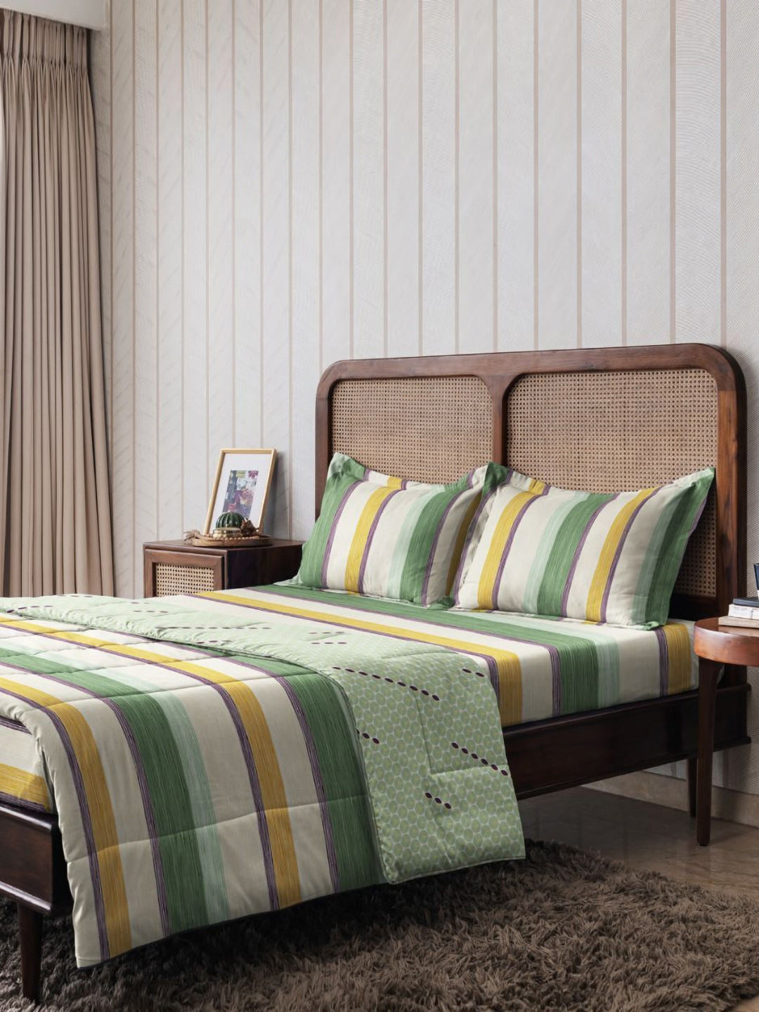The Happy Pod Green Striped Pure Cotton 144 TC Double Bedsheet with 2 Pillow Covers-90 x 60 inches