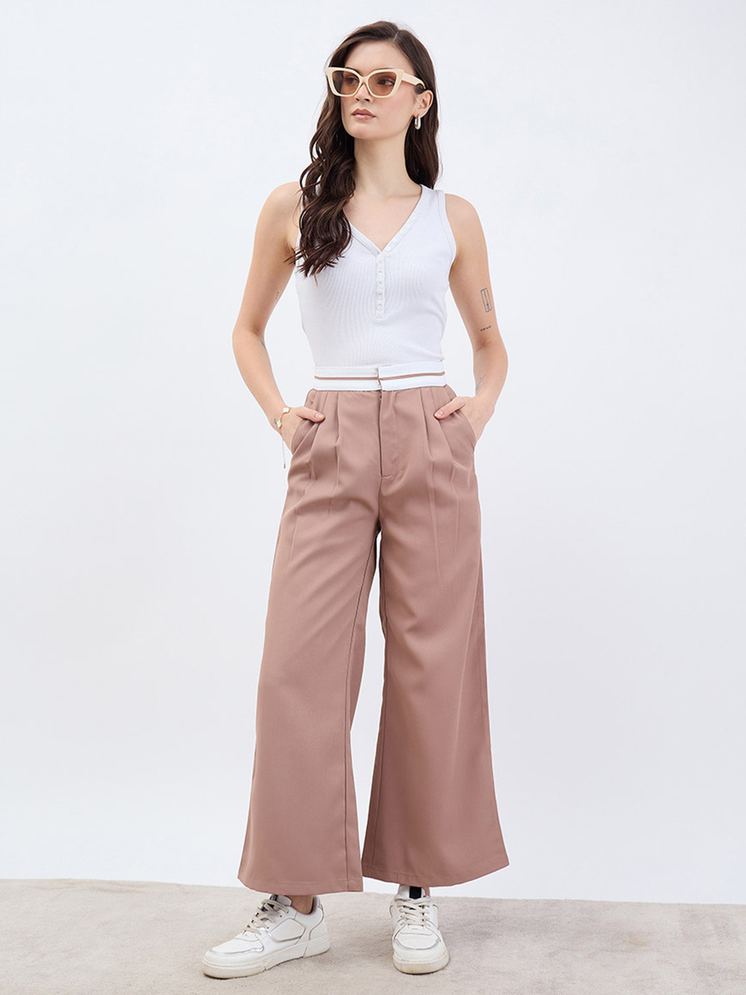 Styli Women HIgh waist wide leg pant with contrast waistband