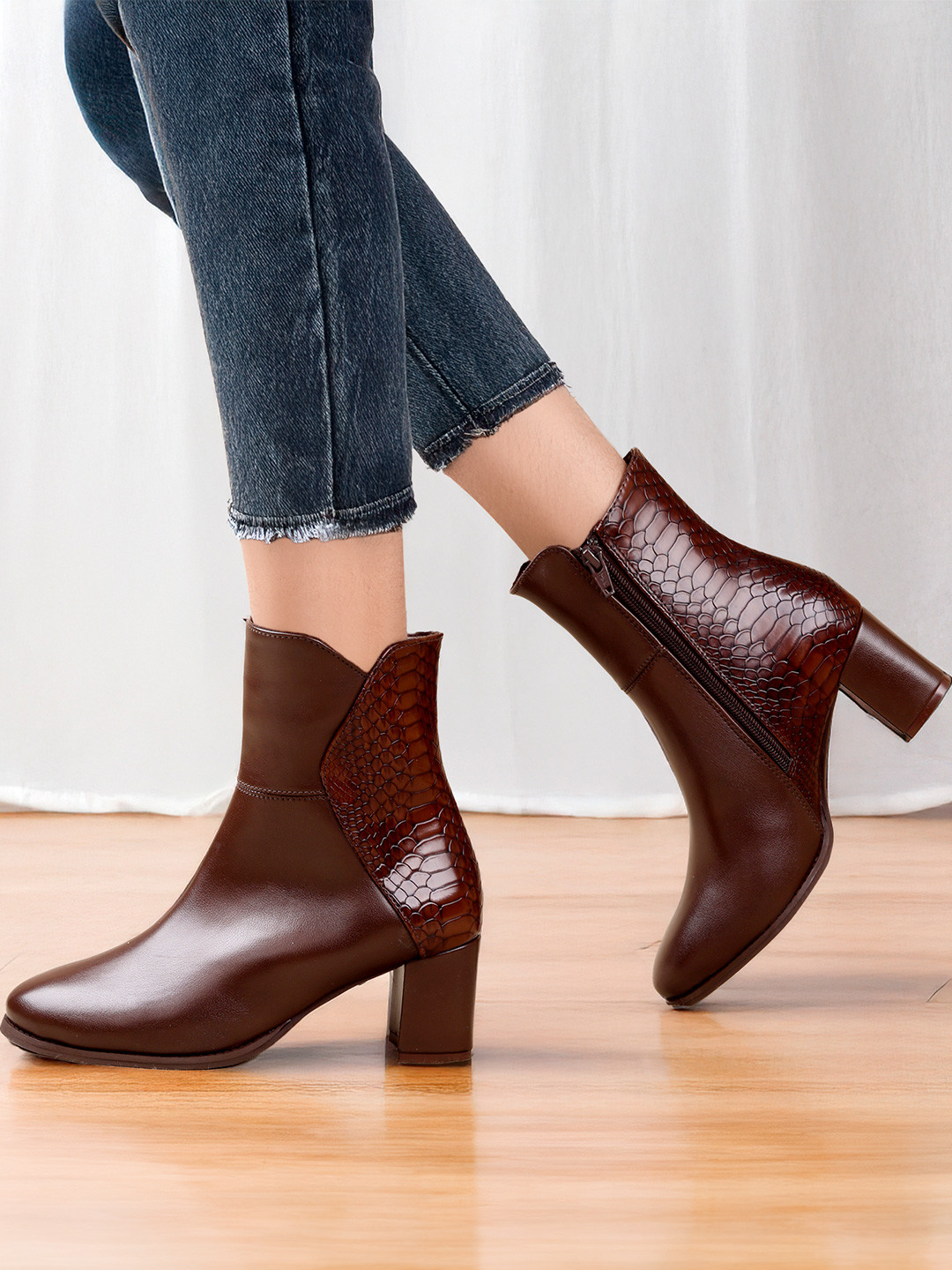 Bxxy Women Classic Faux Leather Crocodile Textured Zipper Ankle Boots