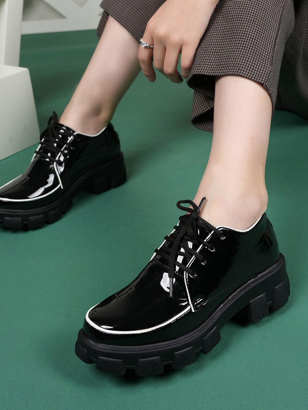 DressBerry Women Patent Leather Derbys