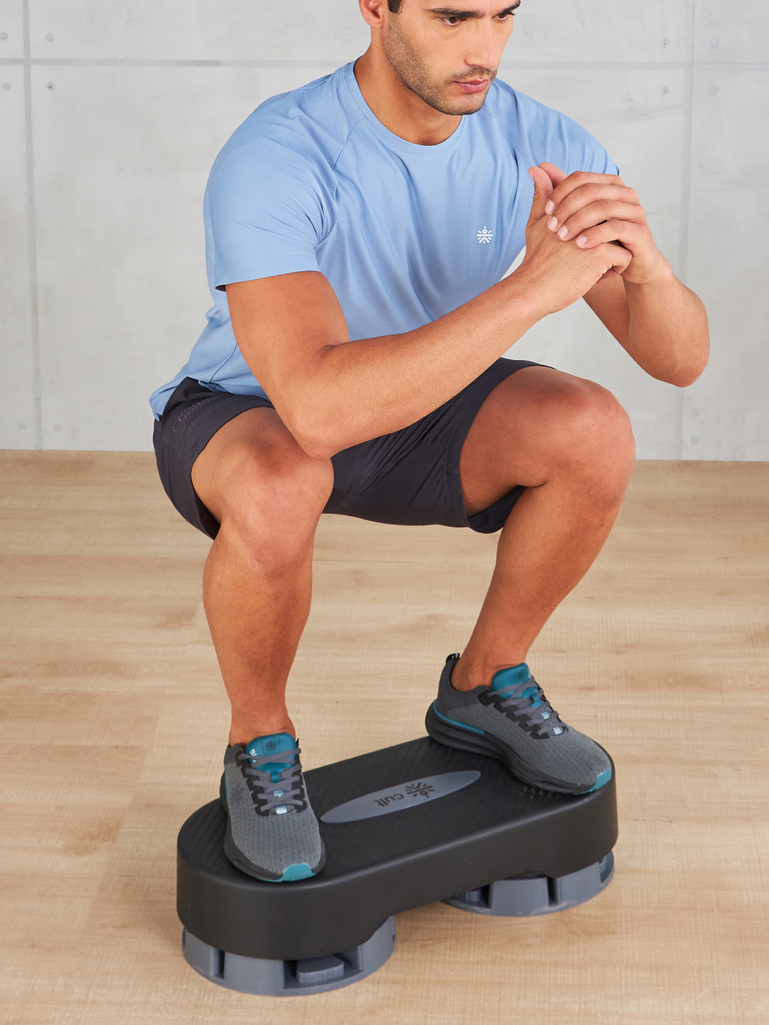 CULT Unisex Grey Workout Accessories