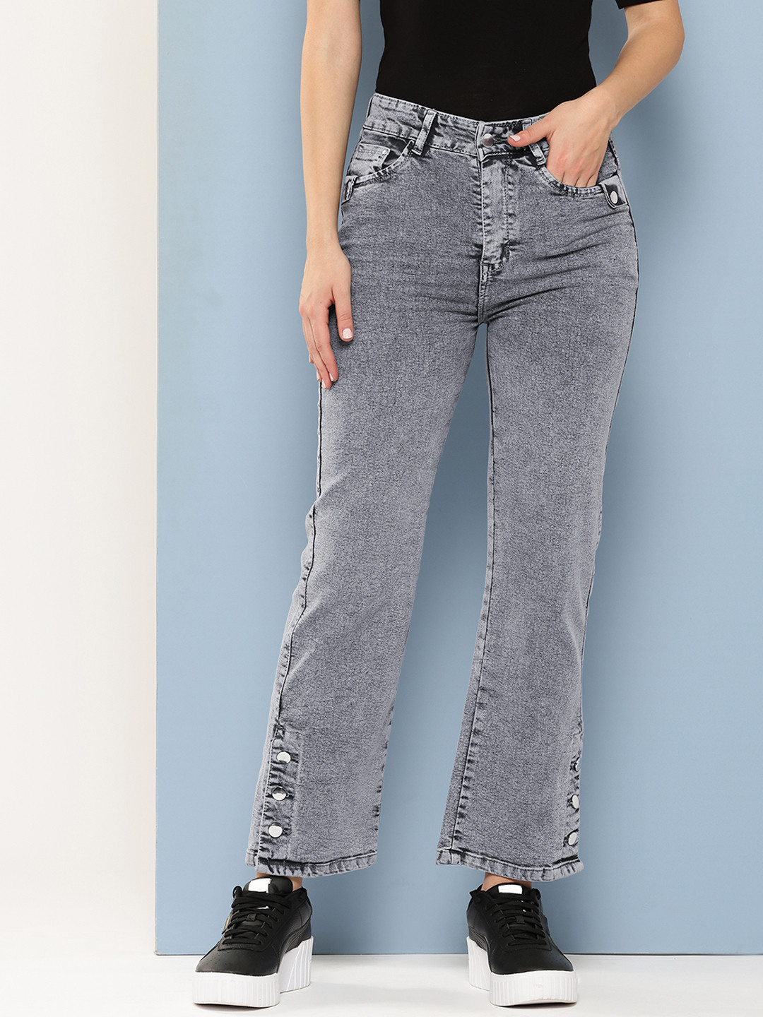 Aarika Women Light Fade Acid Wash Jeans